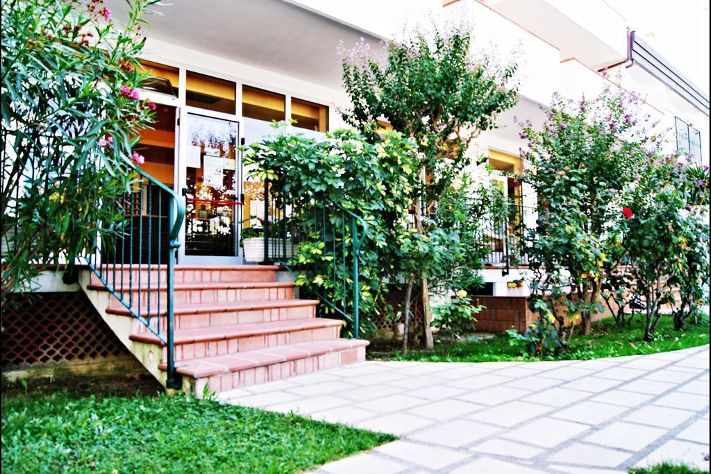 Hotel Blumen Σαν Μπενεντέτο ντελ Τρόντο Εξωτερικό φωτογραφία