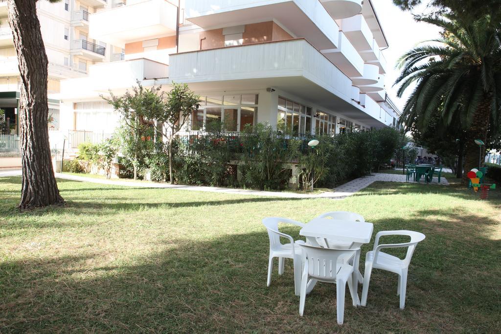 Hotel Blumen Σαν Μπενεντέτο ντελ Τρόντο Εξωτερικό φωτογραφία